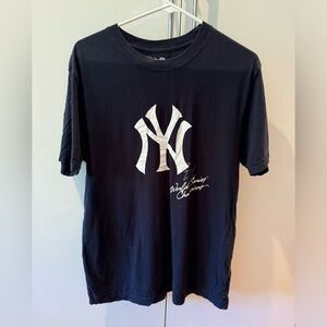 Men’s Yankees tshirt size small
